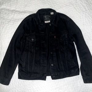 Levi’s black Denim trucker jacket